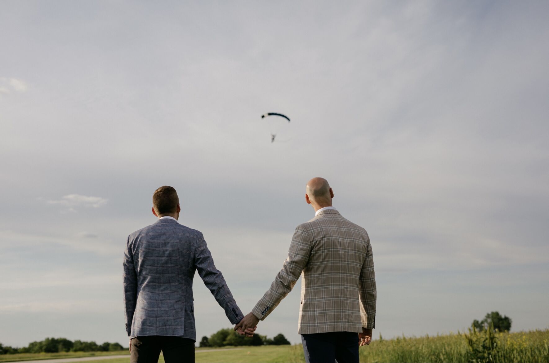 080121-owh-liv-skydivewedding-p8